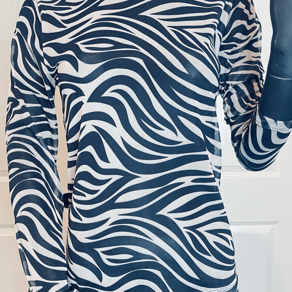 Noisy may Black and White Fitted Blouse
